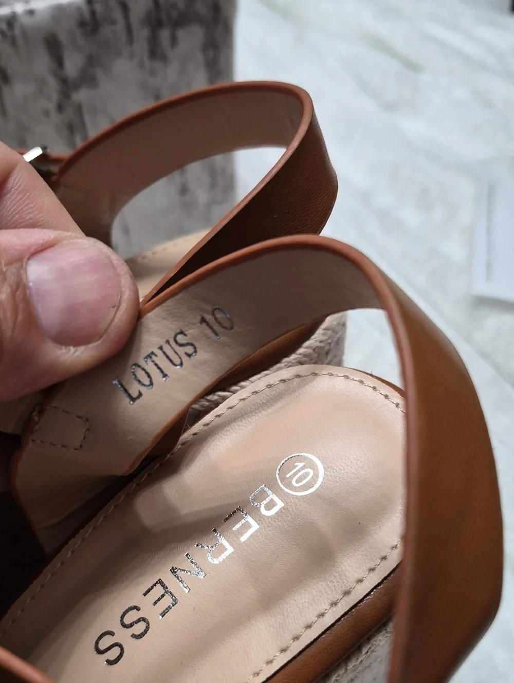 Berness Lotus Wedge Espadrille Sandals Women's Sz 10 New $150